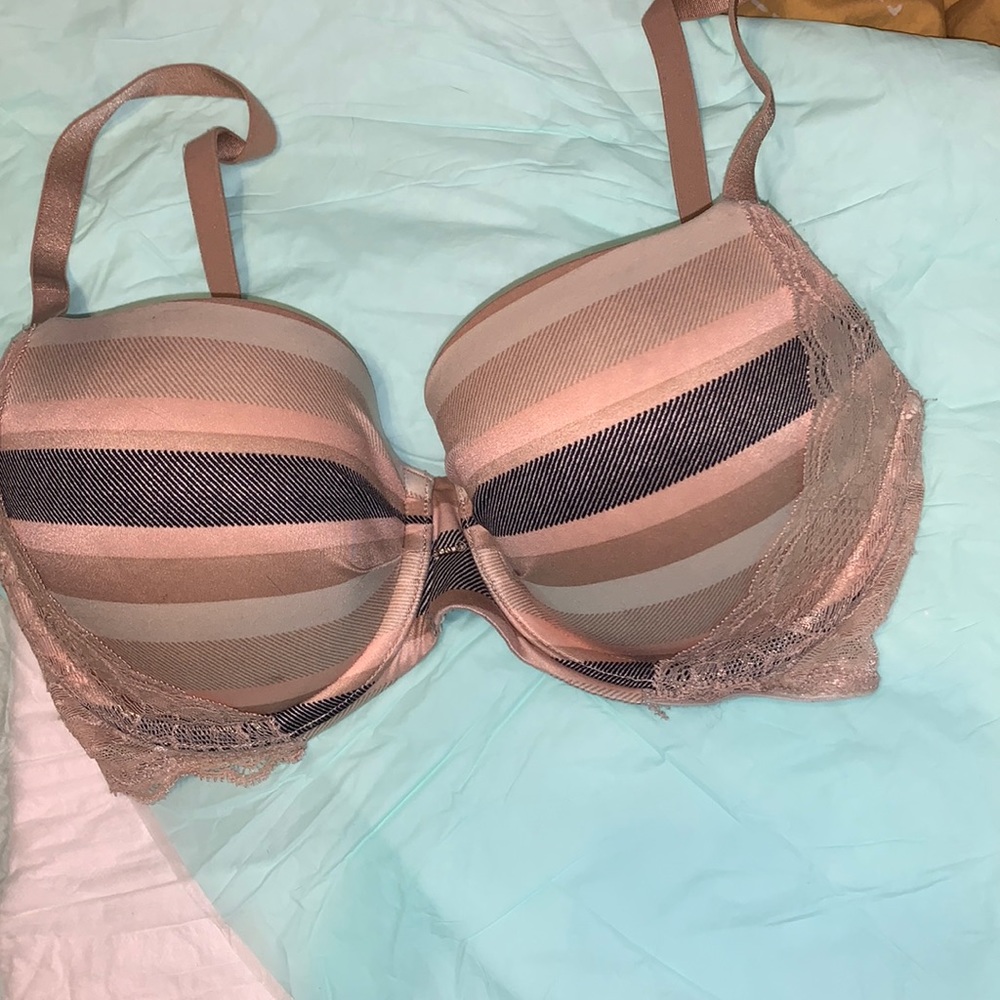 Great colors!!!  Victoria’s Secret;Combo of blush/ tans/grayish.  32DD